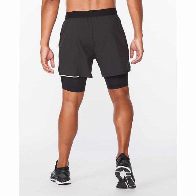 2XU 2XU Aero 2 en 1 shorts de course à pied 5 pouces pour homme