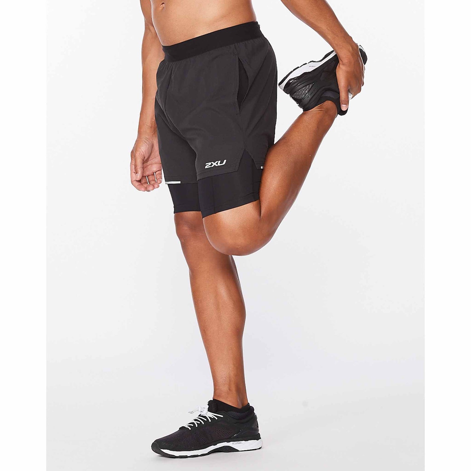 2XU 2XU Aero 2 en 1 shorts de course à pied 5 pouces pour homme