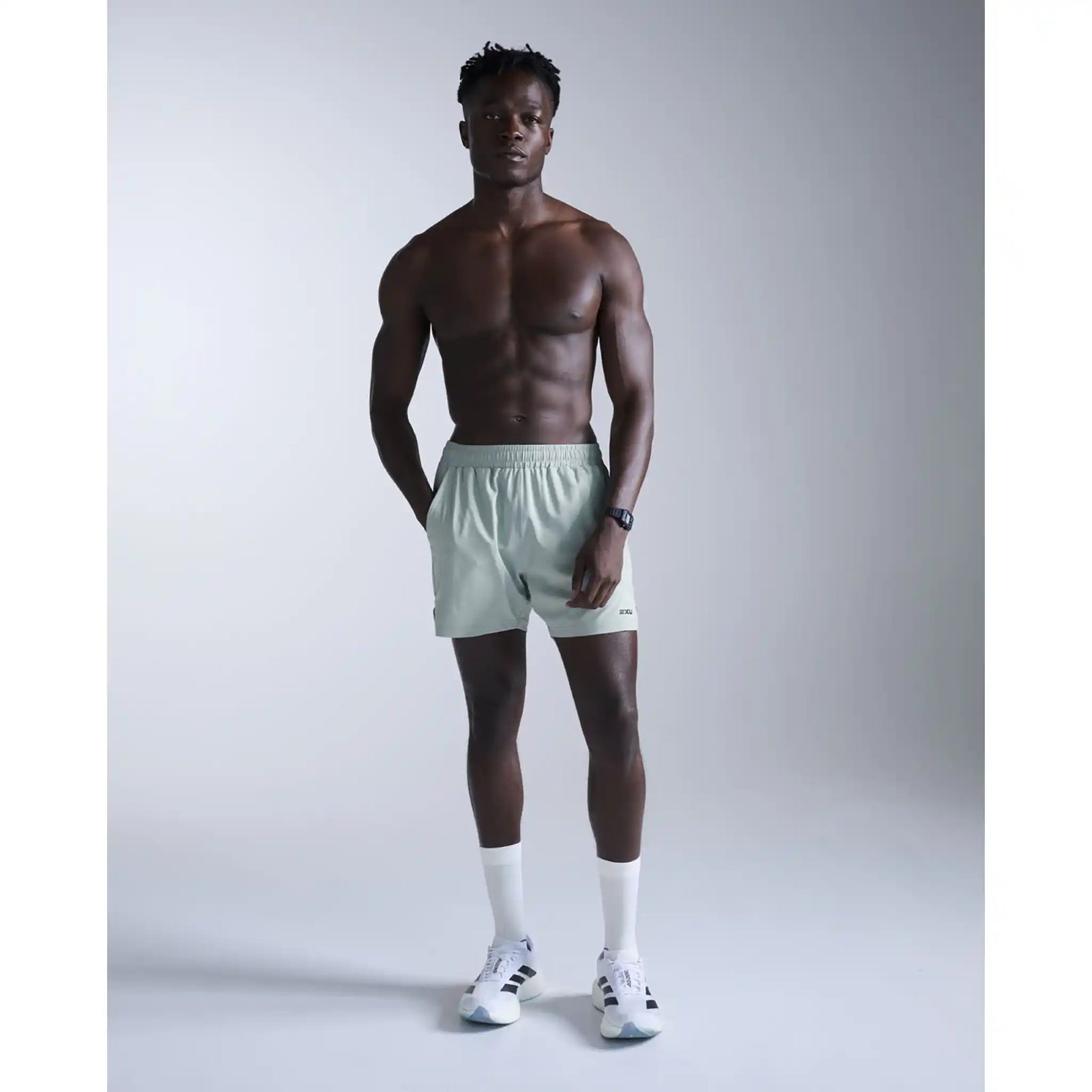 2XU Aero 5 Inch short de course à pied pour homme - Smoke Blue / Black Reflective