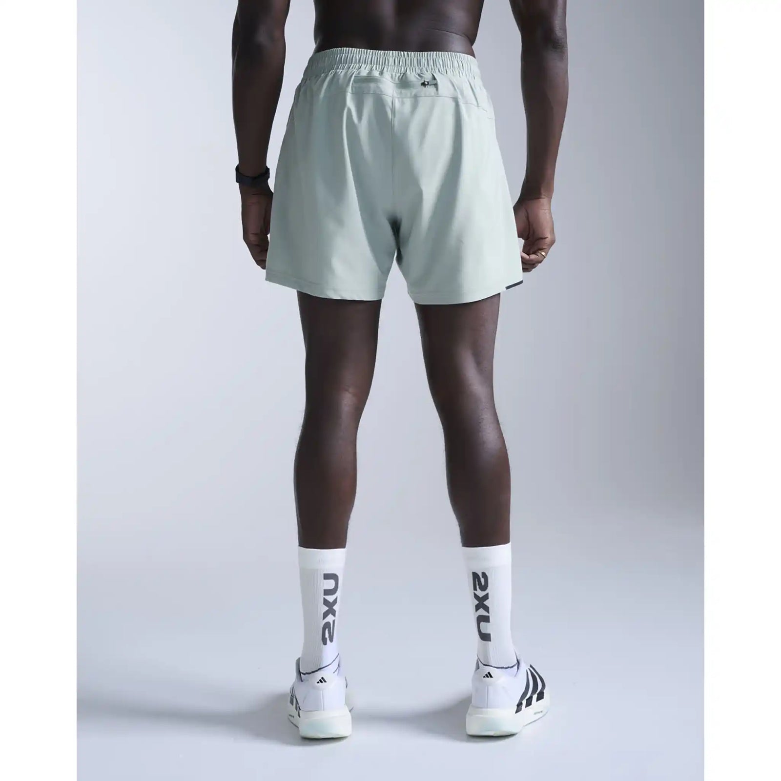 2XU Aero 5 Inch short de course à pied pour homme - Smoke Blue / Black Reflective