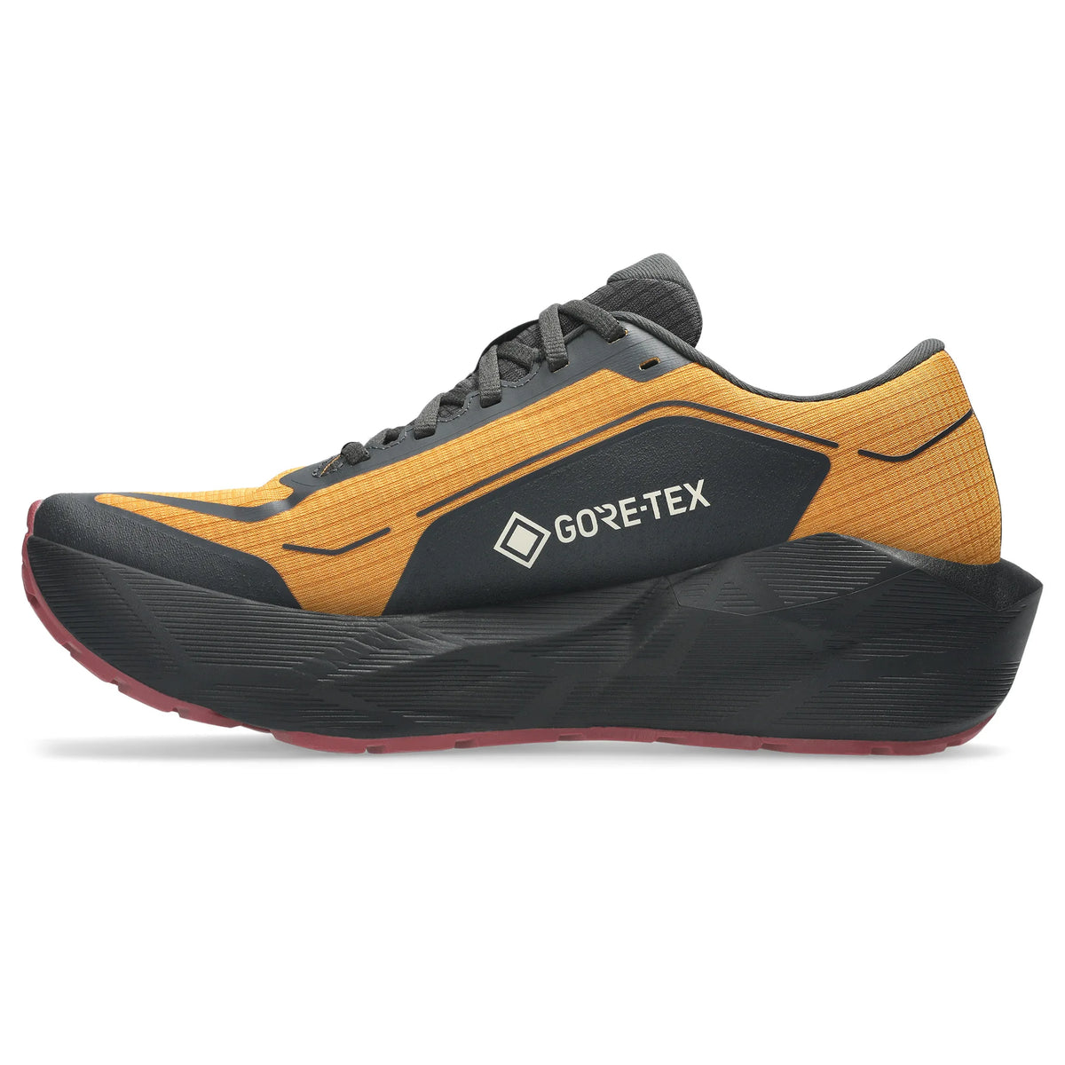 ASICS Novablast 6 GTX pour homme, coloris beige sandstorm et noir - vue latérale gauche
