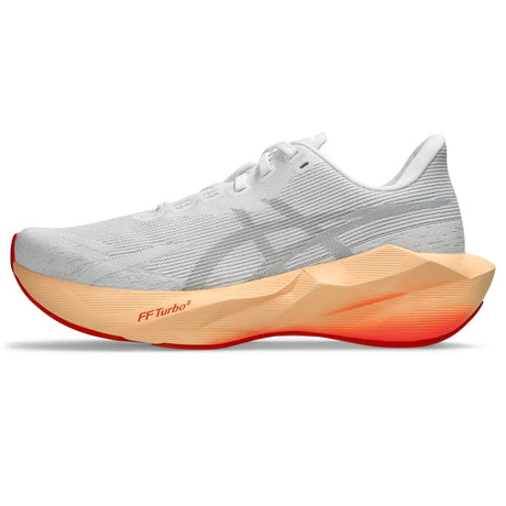 ASICS Novablast 6 pour femme, coloris blanc et corail - vue latérale intérieure