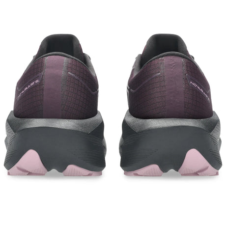 ASICS Novablast 6 GTX pour femme, coloris aubergine et noir - vue arrière