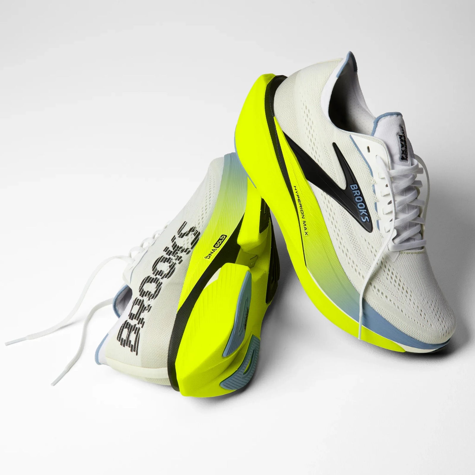 Brooks Hyperion Max 4 chaussures de course à pied pour homme - Blanc / Bleu / Nightlife