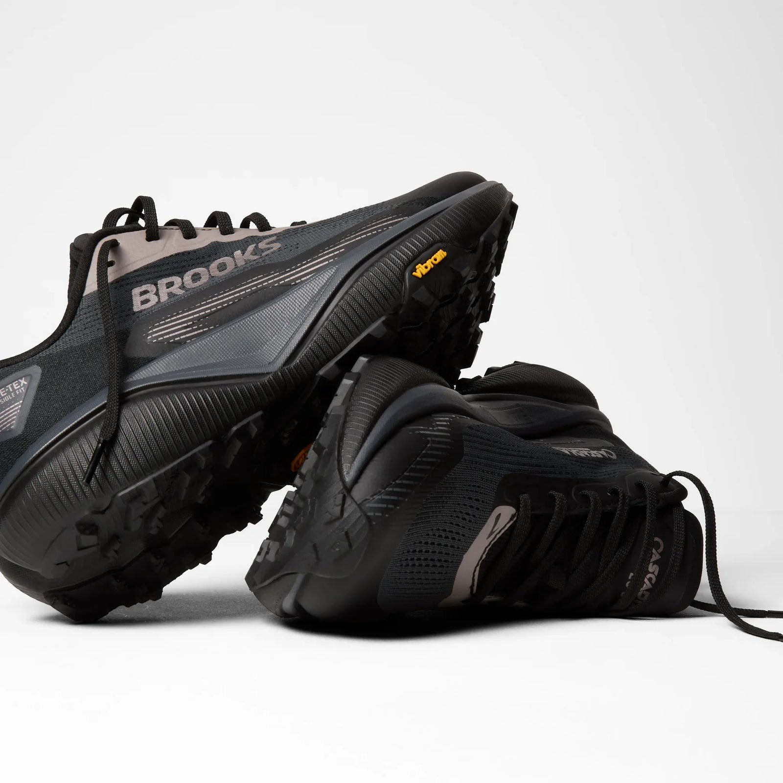 Brooks Cascadia 20 GTX chaussures de course sur sentier imperméables pour femme - Noir / Ébène / Nocturne