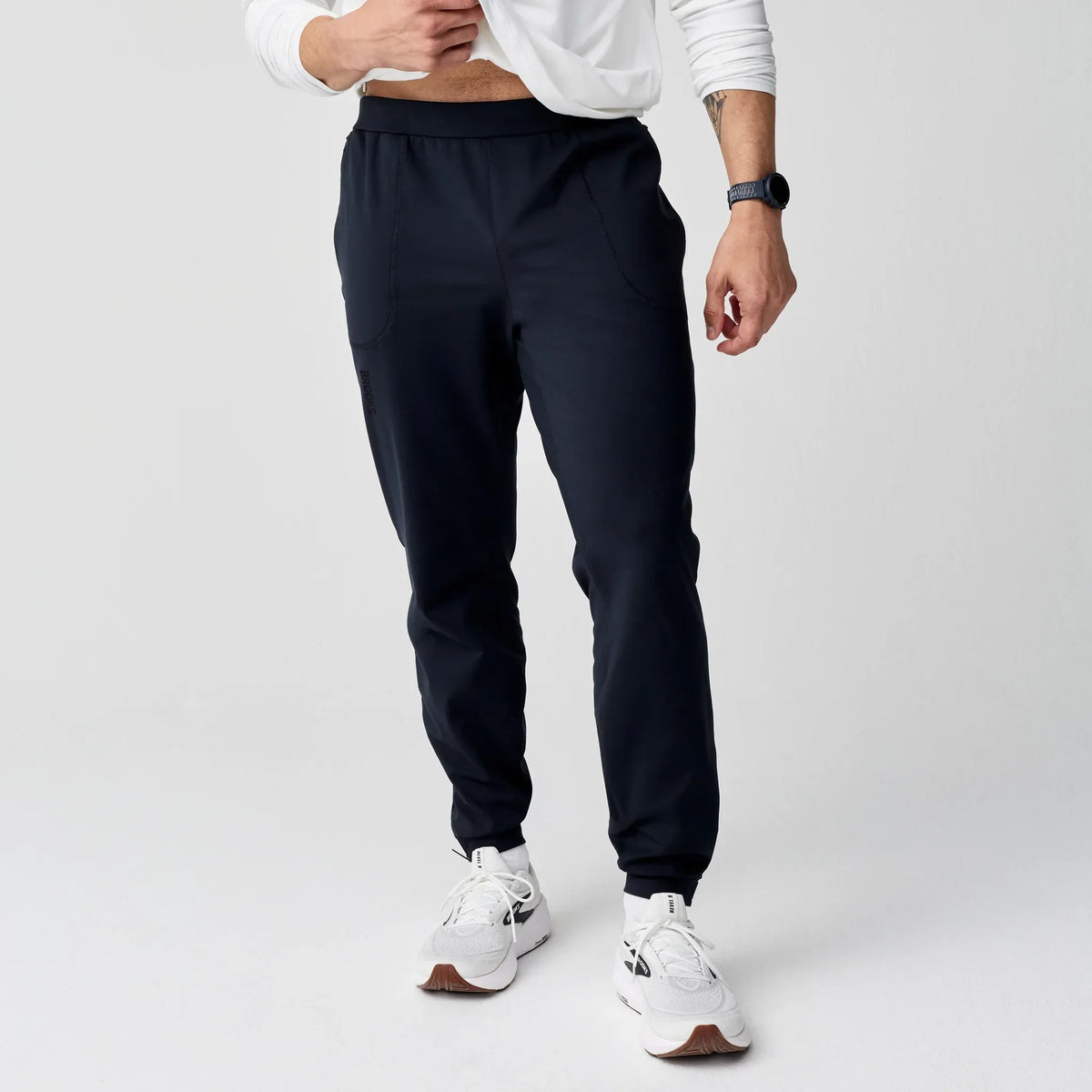 Brooks Momentum Thermal pantalon de course à pied pour homme – Noir (vue avant)