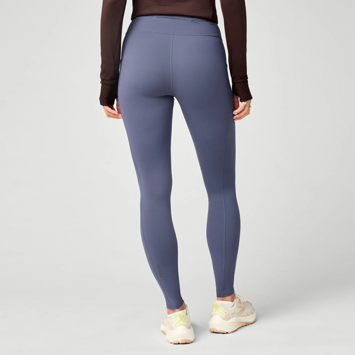 Brooks Momentum Thermal collant de course à pied pour femme – Nuit (vue arrière)