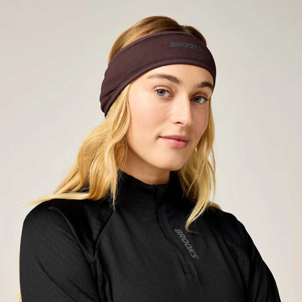 Brooks Momentum Thermal bandeau de course à pied – Cacao (vue avant)