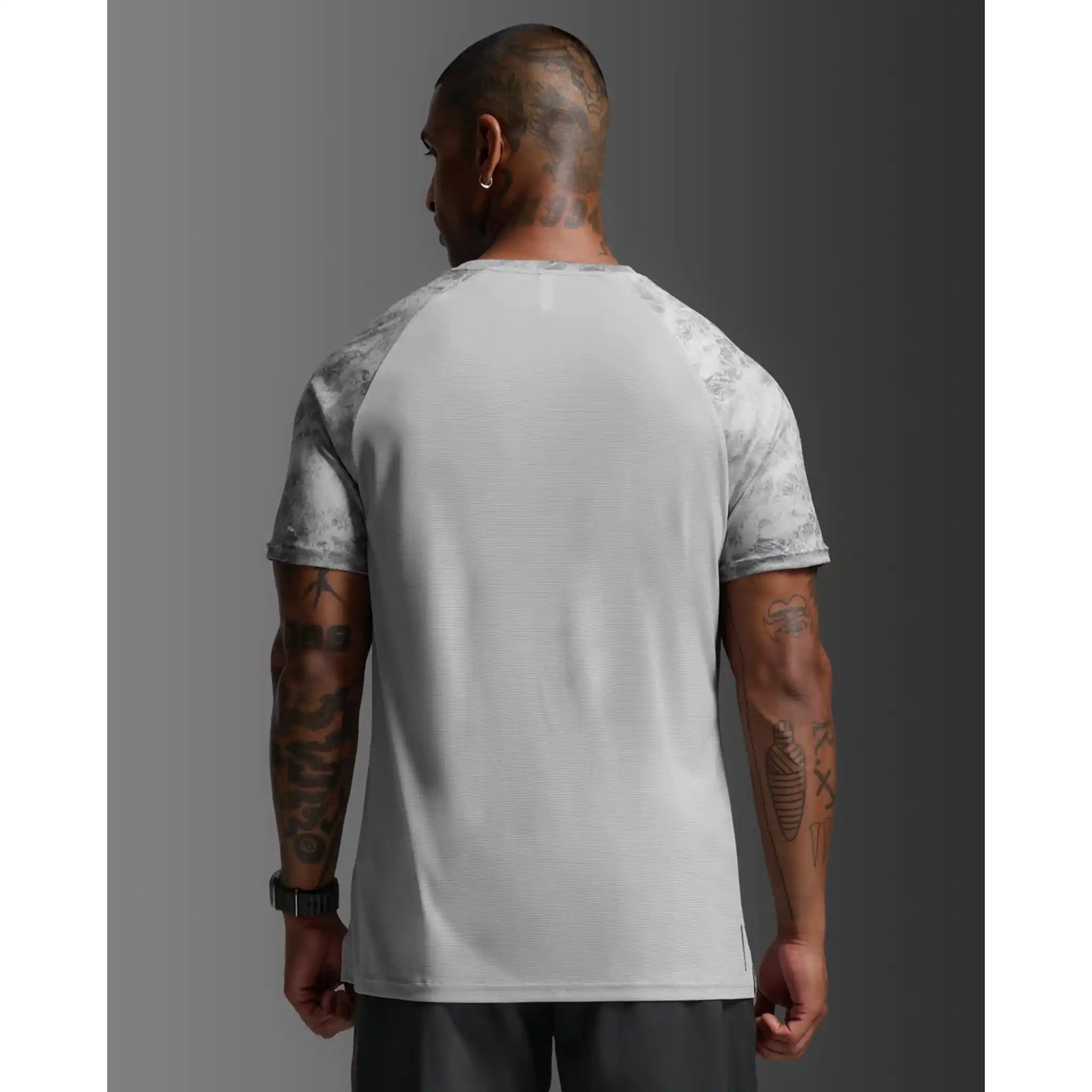 2XU Aero t-shirt de course à pied pour homme- Weathervane / Black  Reflective