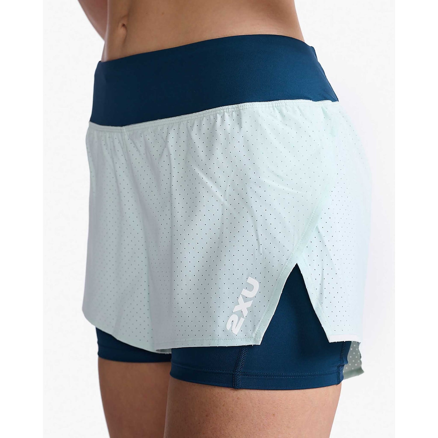 2XU 2XU Aero 2-en-1 4-Inch shorts de course à pied pour femme