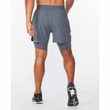 2XU 2XU Aero 2 en 1 shorts de course à pied 5 pouces pour homme