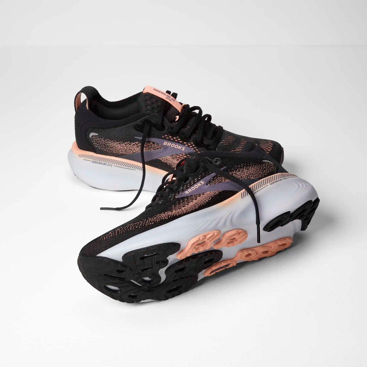 Brooks Adrenaline GTS 25 chaussures de course femme - Black / Peach / Mulled Grape