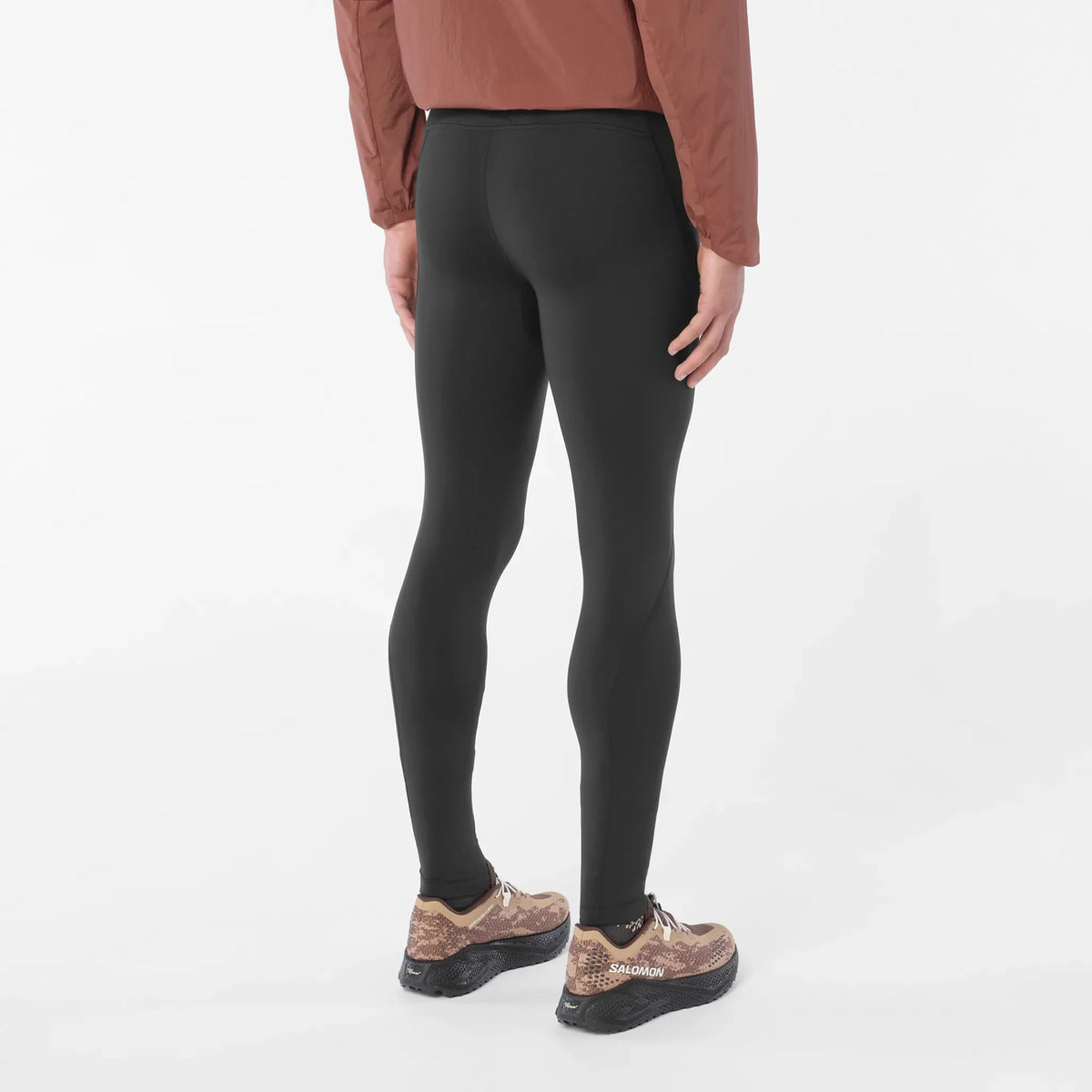 Salomon SHAKEout Core Warm collant de course pour homme - Deep Black - porté