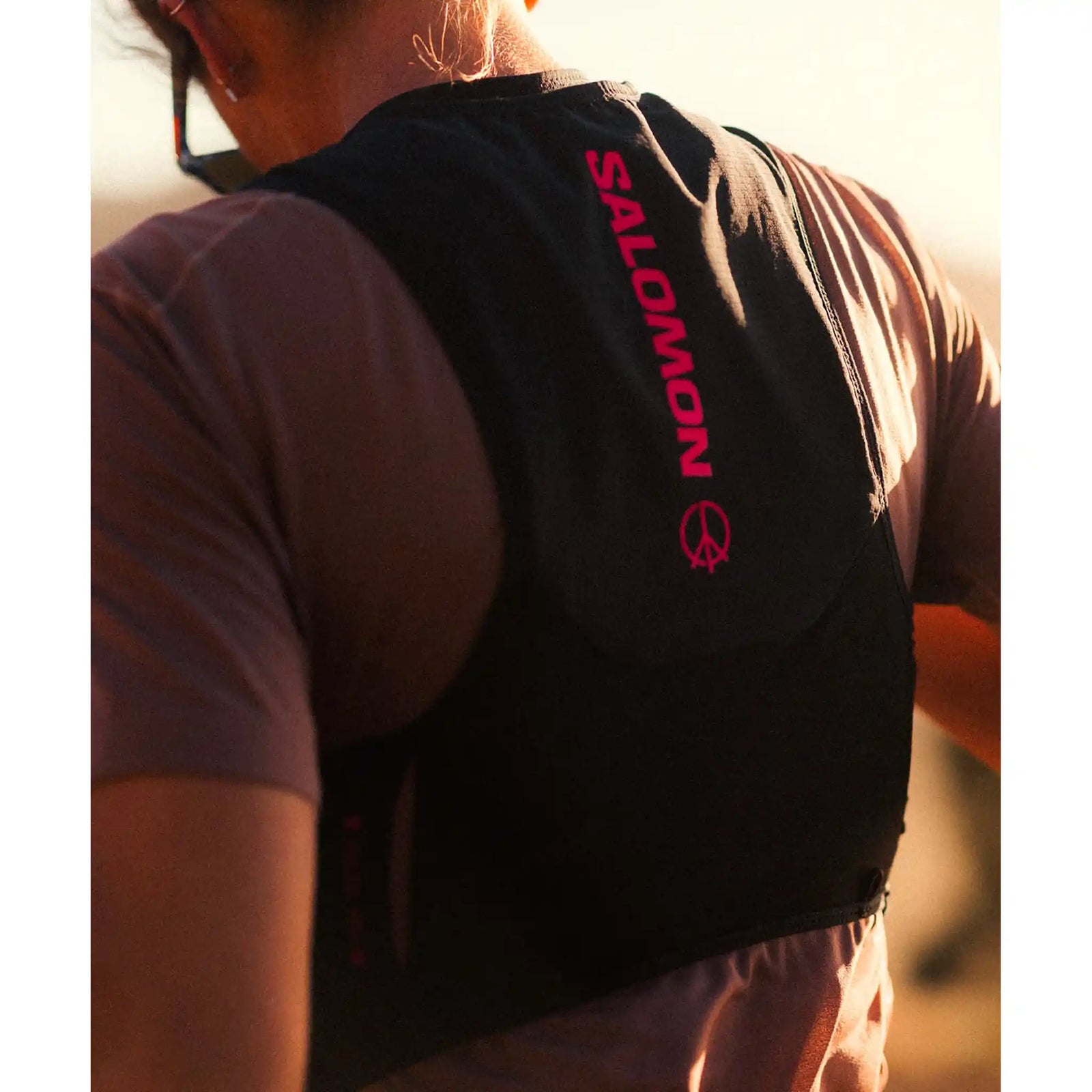 Salomon S/Lab Sense 6 Limited Courtney Edition veste d'hydratation - Black / Rose Taupe / Knockout Pink