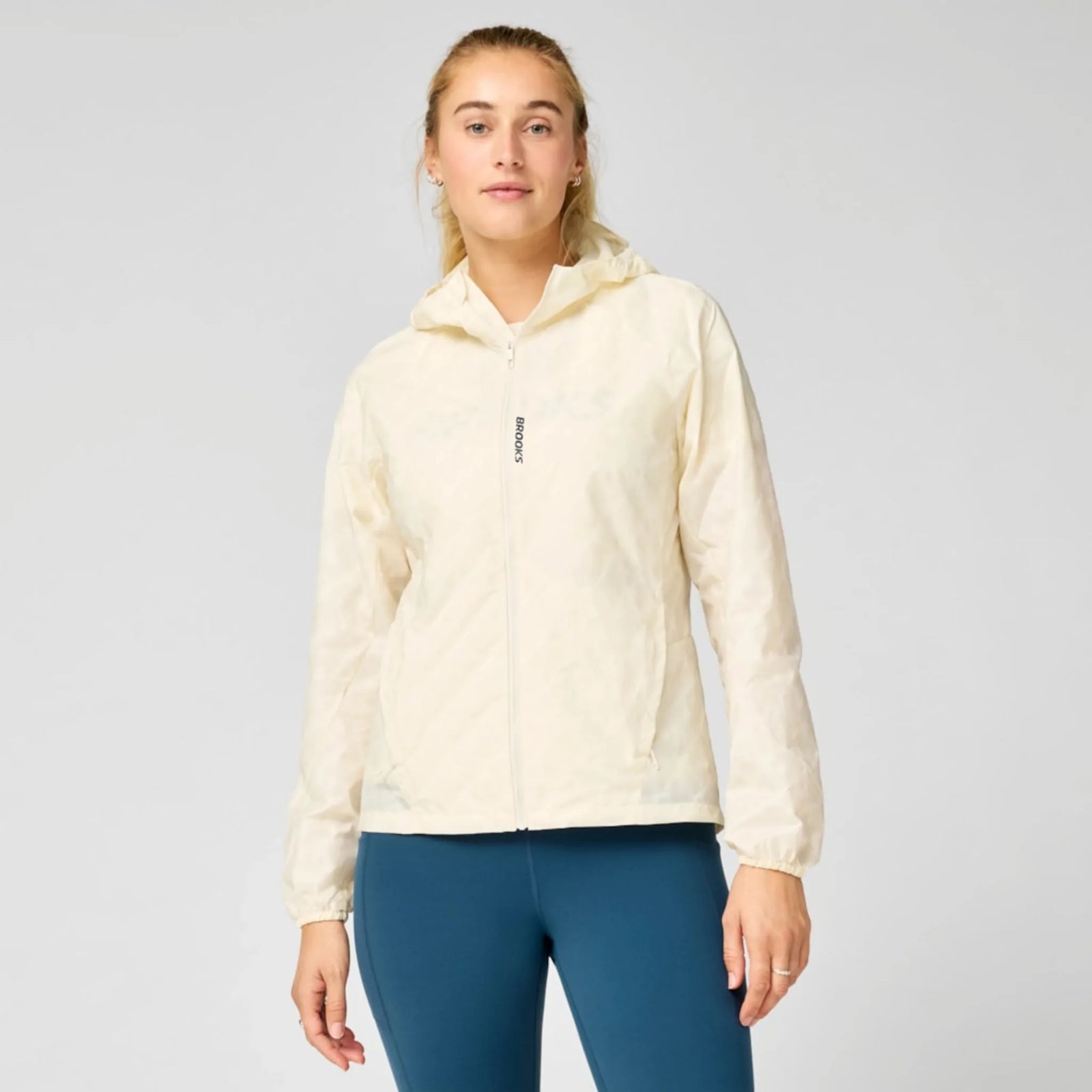 Brooks Canopy Reflective Jacket women's reflective jacket Reflective Wordmark Bone