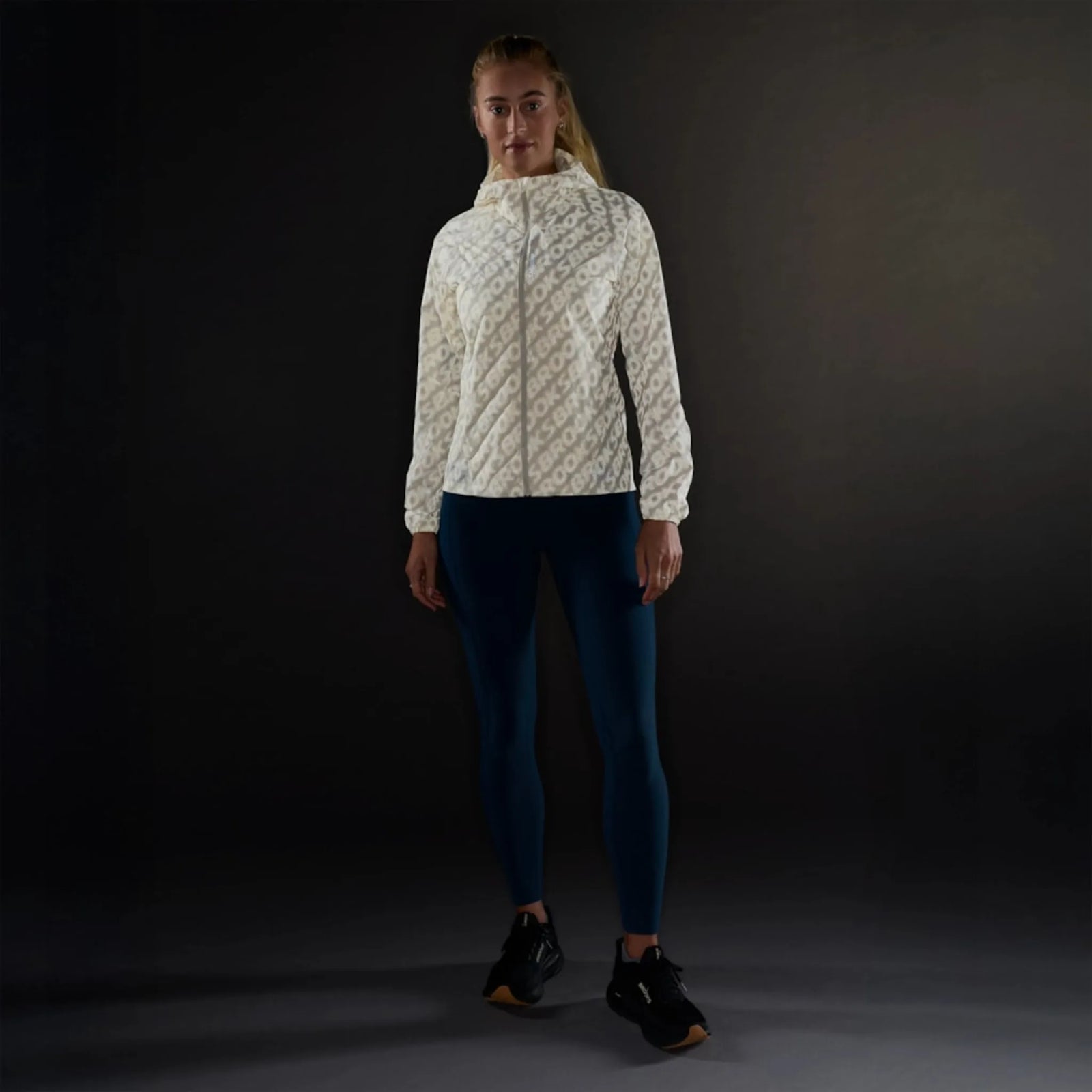 Brooks Canopy Reflective Jacket women's reflective jacket Reflective Wordmark Bone