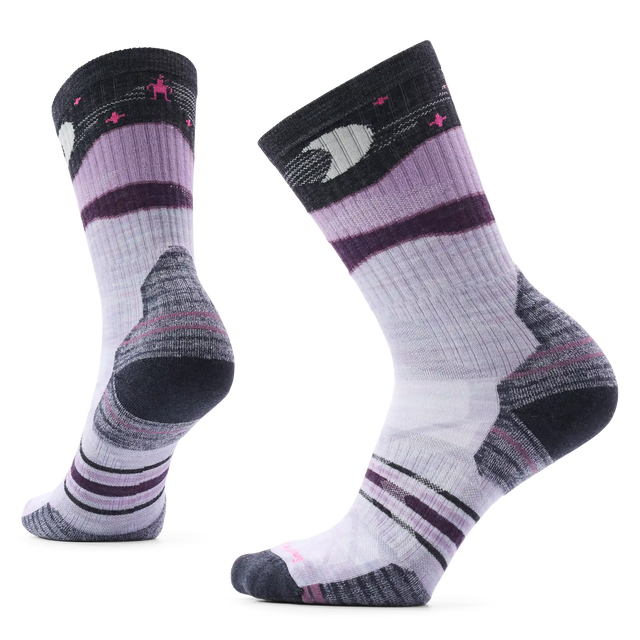 Chaussette de randonnée Smartwool Lunar Trek pour femme en laine mérinos, coloris éclipse violette avec motif huard et lune
